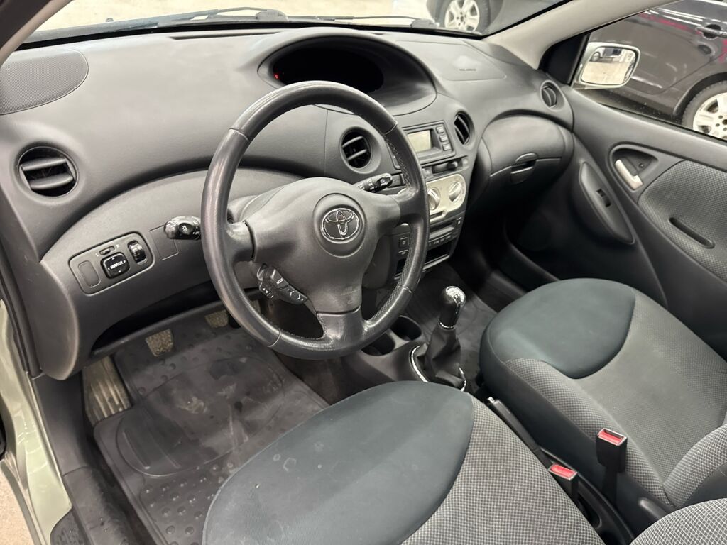 Toyota Yaris 2004 Vihreä