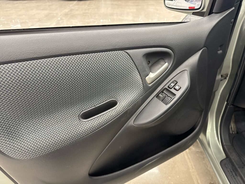 Toyota Yaris 2004 Vihreä