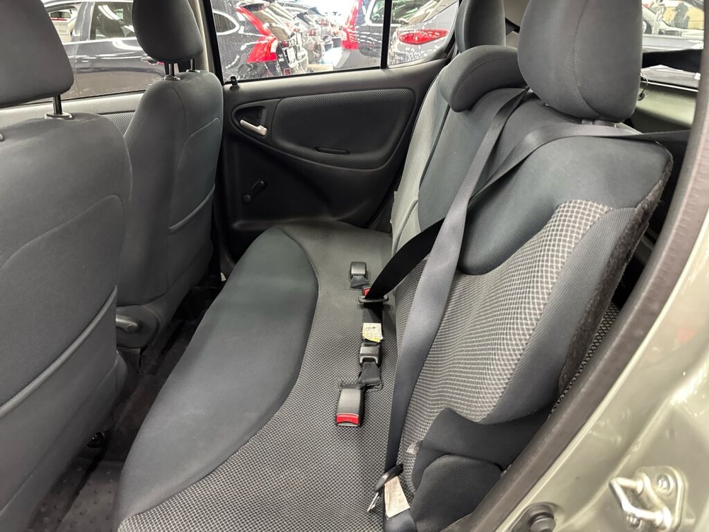 Toyota Yaris 2004 Vihreä