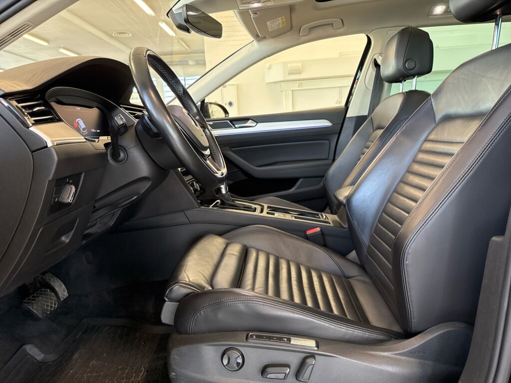 Volkswagen Passat 2016 Musta