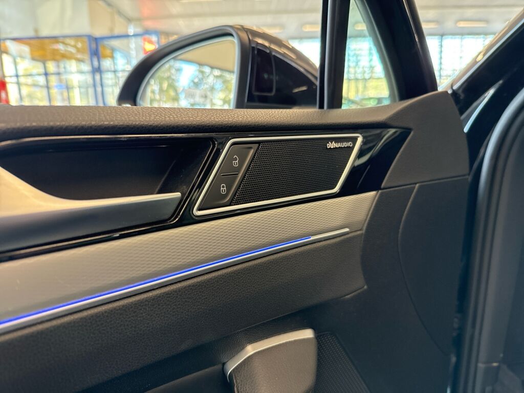 Volkswagen Passat 2016 Musta