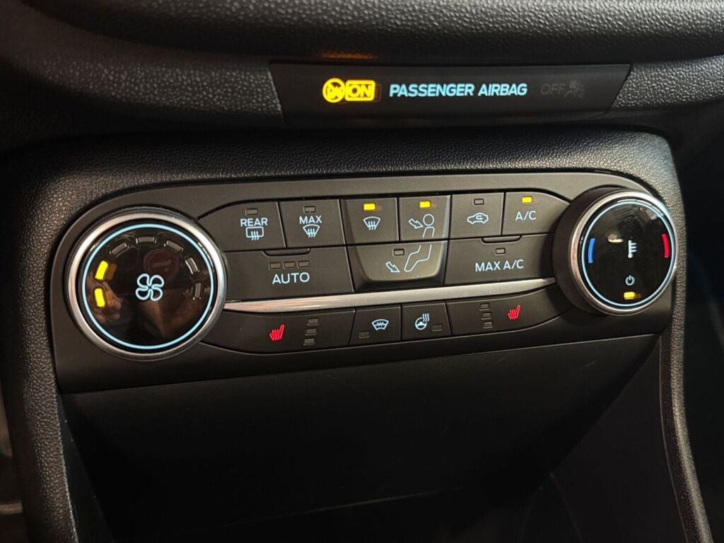 Ford Fiesta 2022 Metallinhohto Punainen