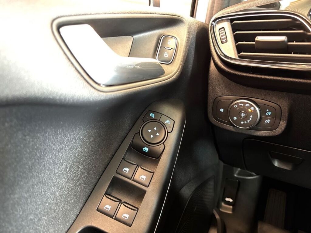 Ford Fiesta 2022 Valkoinen