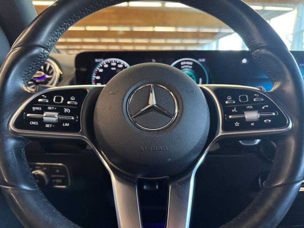 Mercedes-Benz EQA 2022 Musta