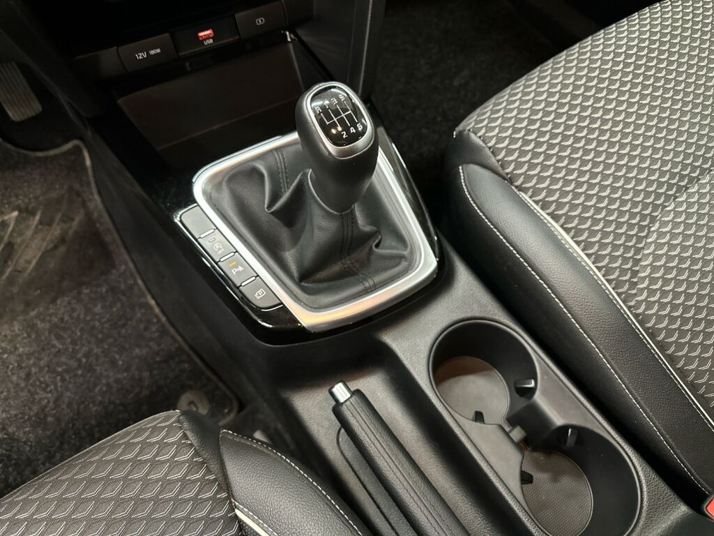 Kia Ceed 2022 Valkoinen