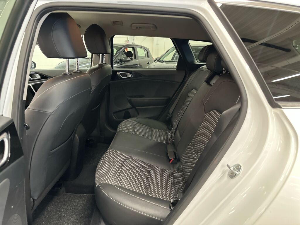 Kia Ceed 2022 Valkoinen