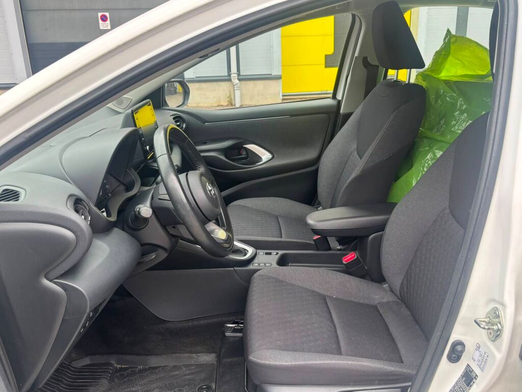 Toyota Yaris 2022 Valkoinen