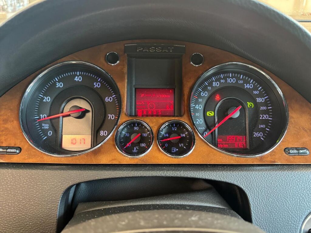 Volkswagen Passat 2006 Harmaa