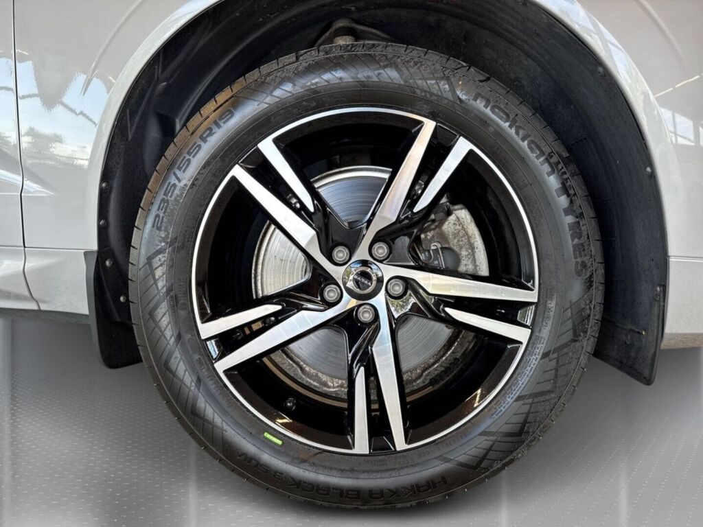 Volvo XC60 2022 Harmaa
