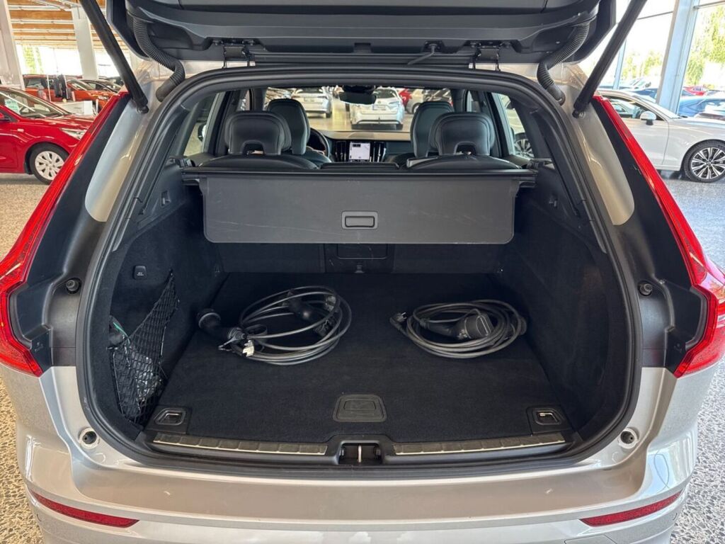 Volvo XC60 2022 Harmaa