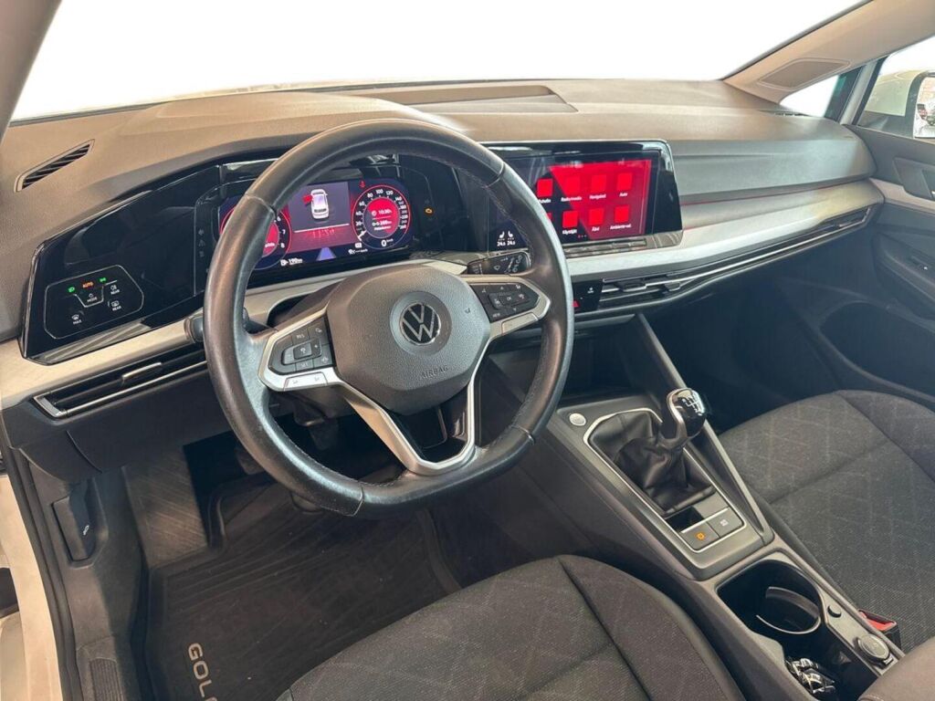 Volkswagen Golf 2022 Valkoinen