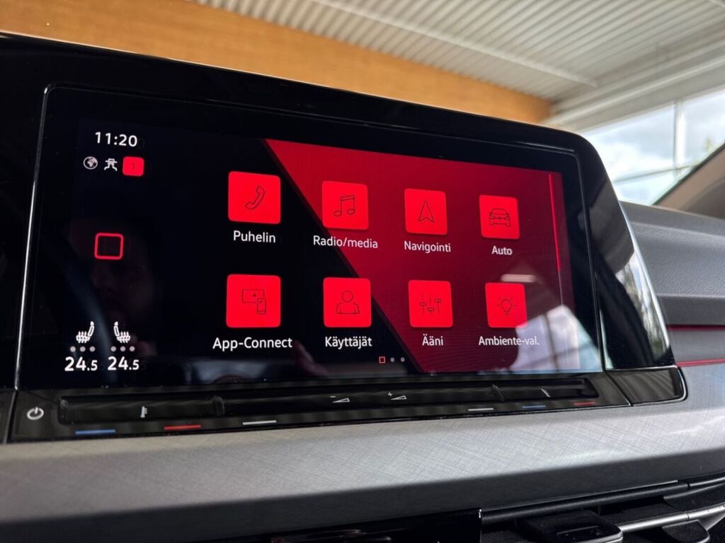 Volkswagen Golf 2022 Valkoinen