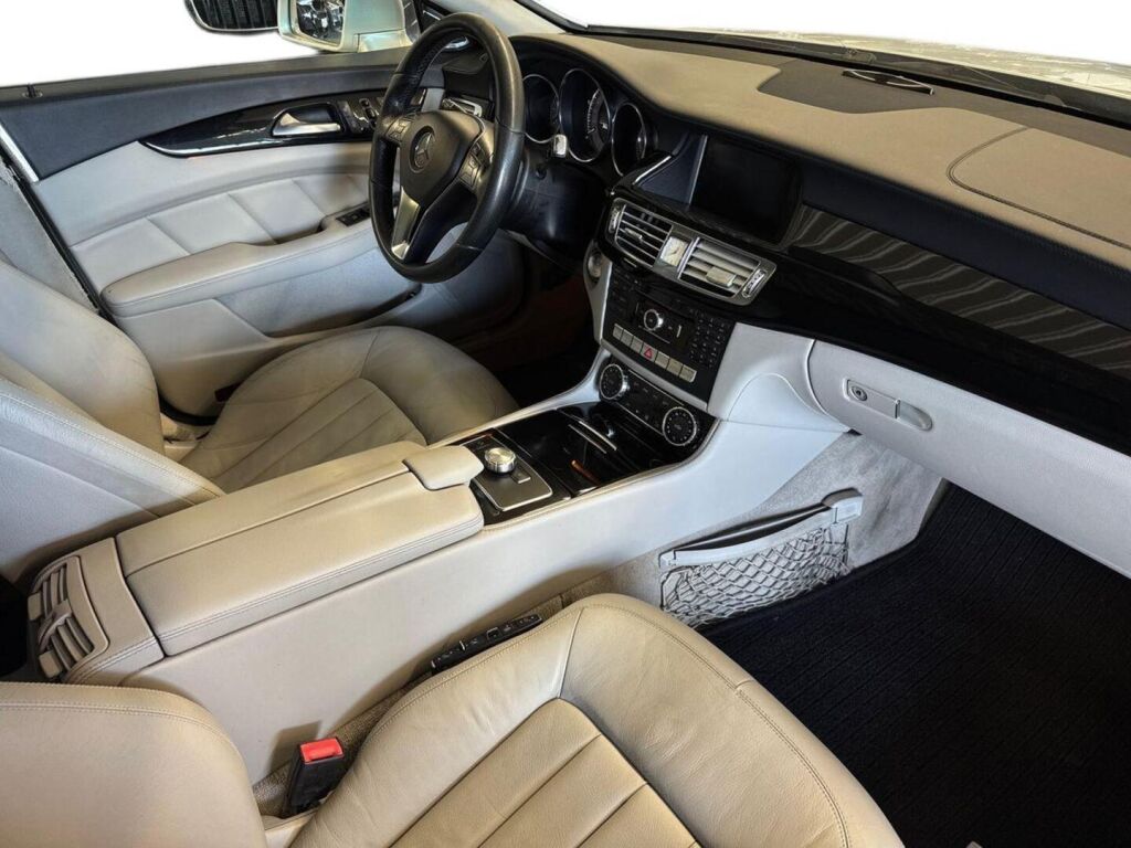 Mercedes-Benz CLS 2011 Hopea