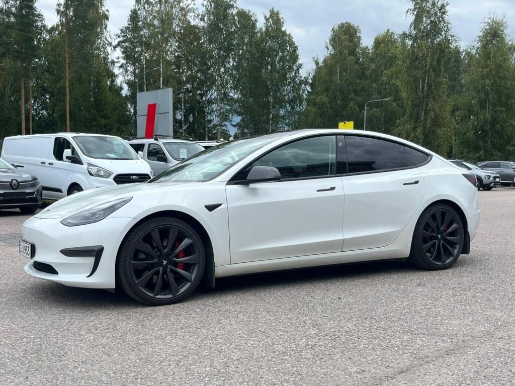 Tesla Model 3 2021 Valkoinen
