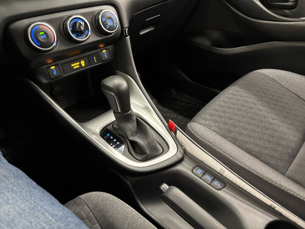 Toyota Yaris 2022 Valkoinen