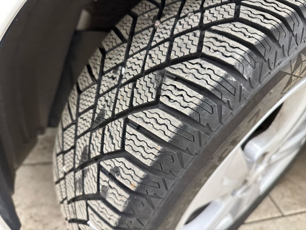 Toyota Yaris 2022 Valkoinen