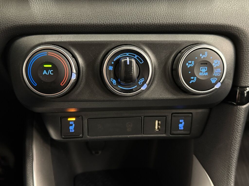 Toyota Yaris 2022 Valkoinen