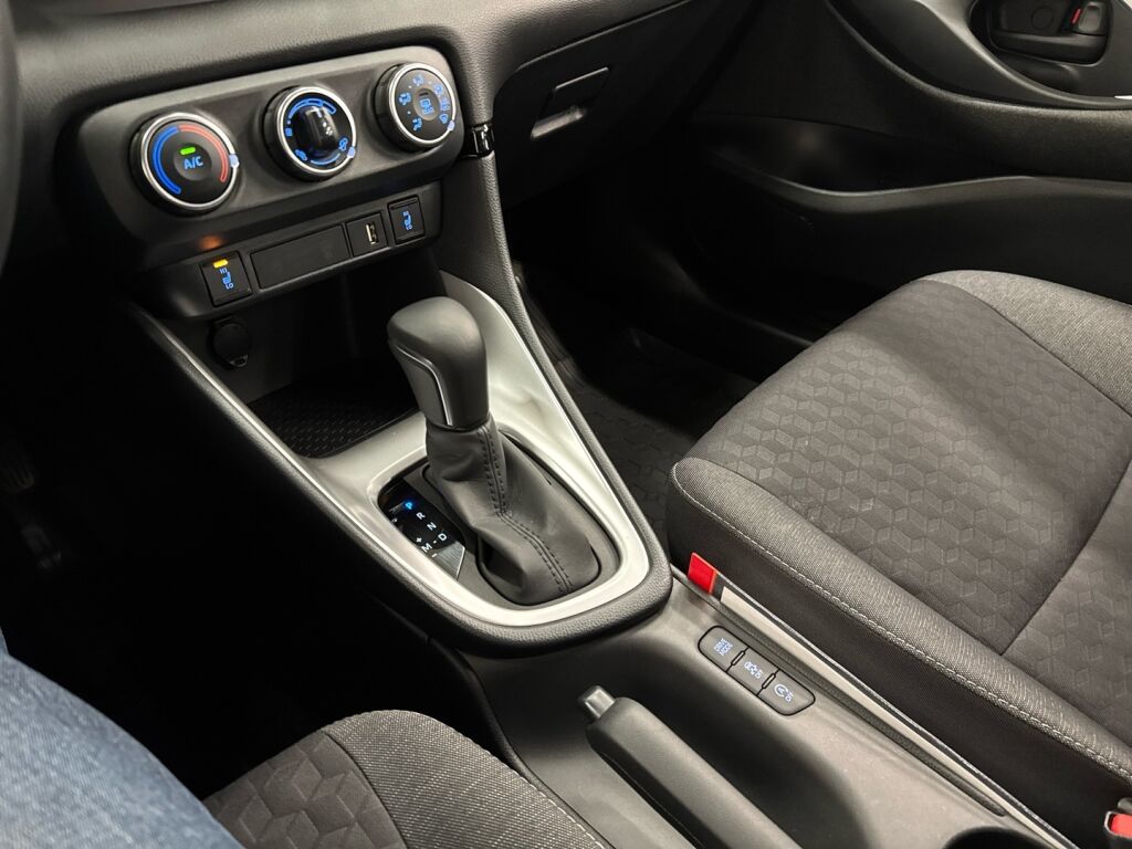 Toyota Yaris 2022 Valkoinen