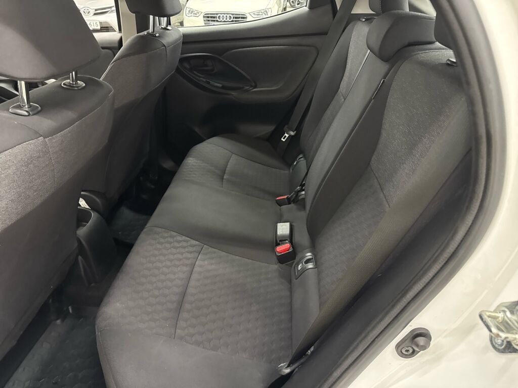 Toyota Yaris 2022 Valkoinen