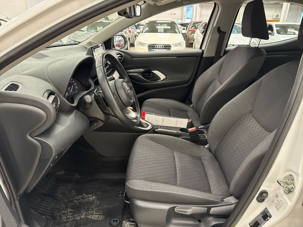 Toyota Yaris 2022 Valkoinen