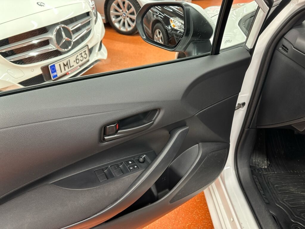Toyota Corolla 2022 Valkoinen