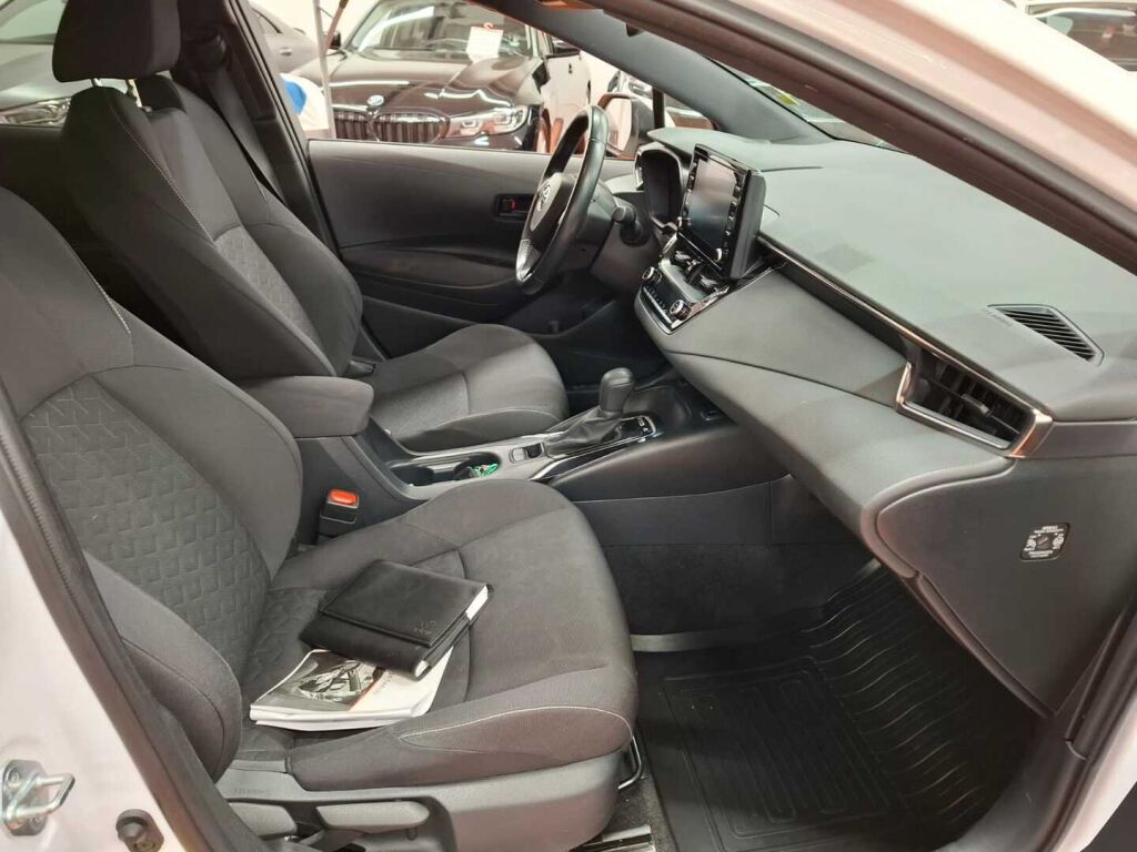 Toyota Corolla 2022 Valkoinen