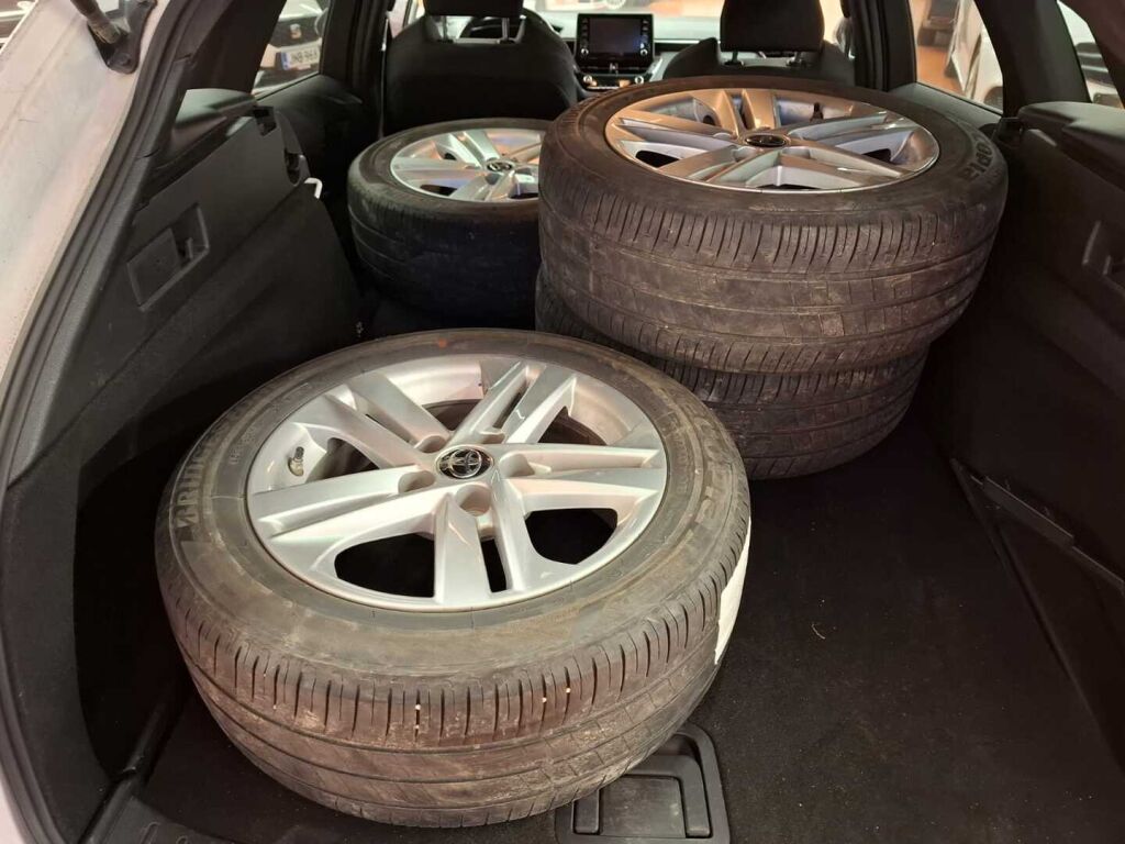 Toyota Corolla 2022 Valkoinen