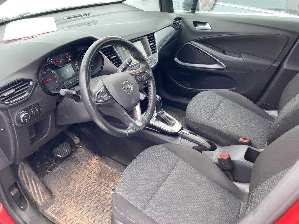 Opel Crossland 2022 Punainen
