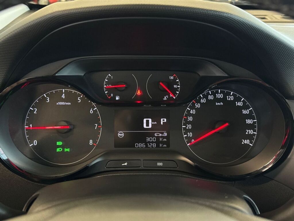 Opel Crossland 2022 Punainen