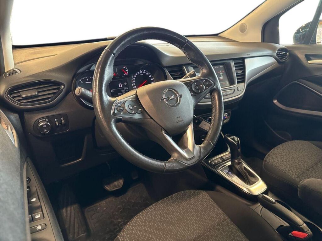 Opel Crossland 2022 Punainen