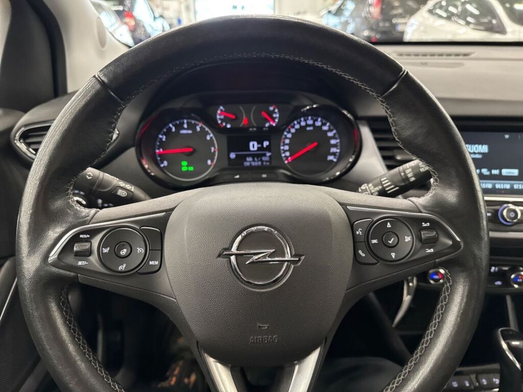 Opel Crossland 2022 Punainen