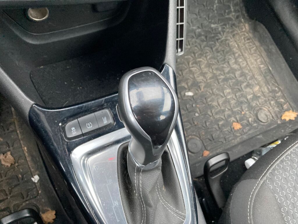 Opel Crossland 2022 Punainen