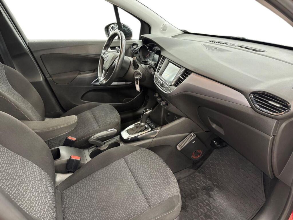 Opel Crossland 2022 Punainen