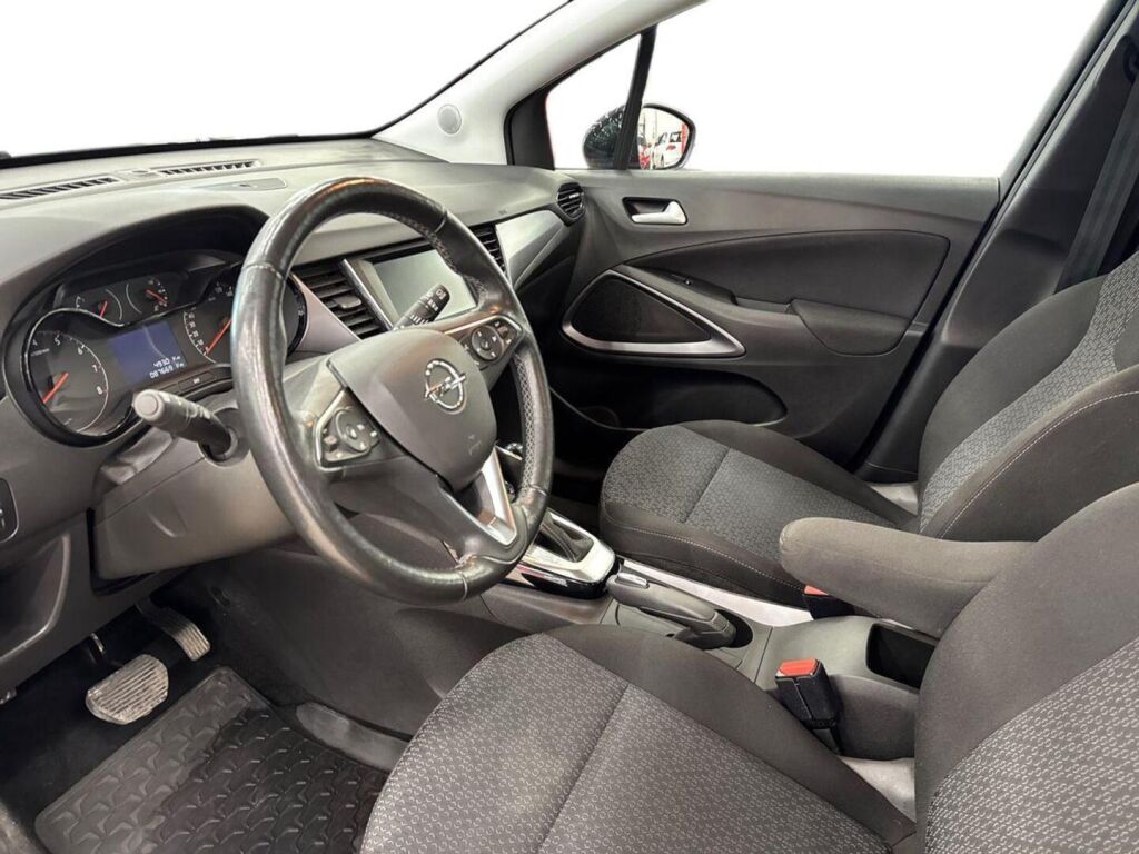 Opel Crossland 2022 Punainen