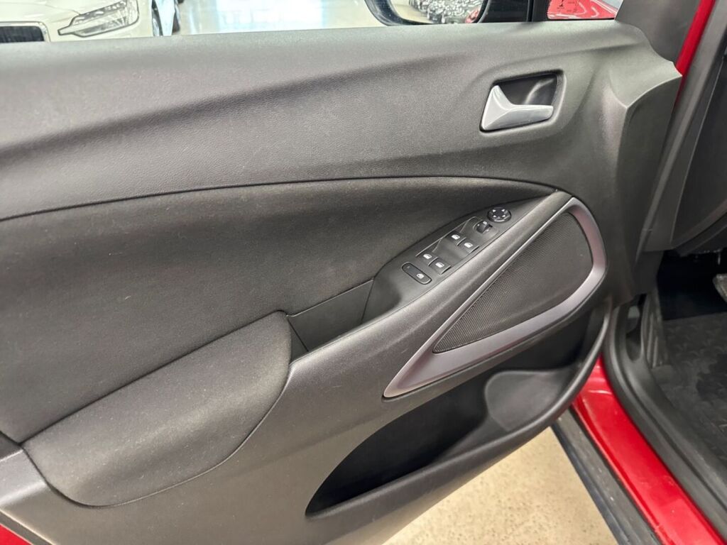 Opel Crossland 2022 Punainen