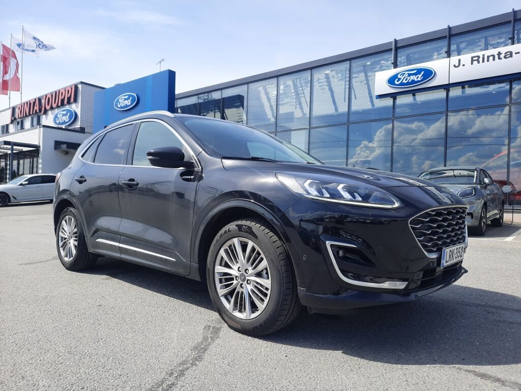 Ford Kuga 2022 Musta