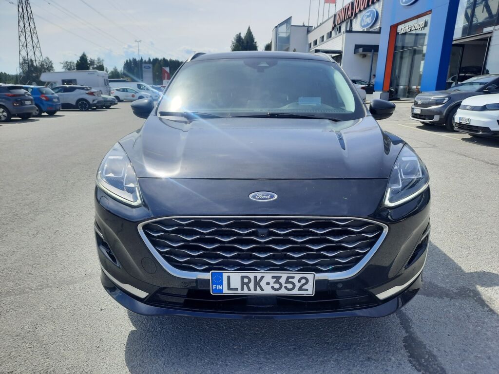 Ford Kuga 2022 Musta