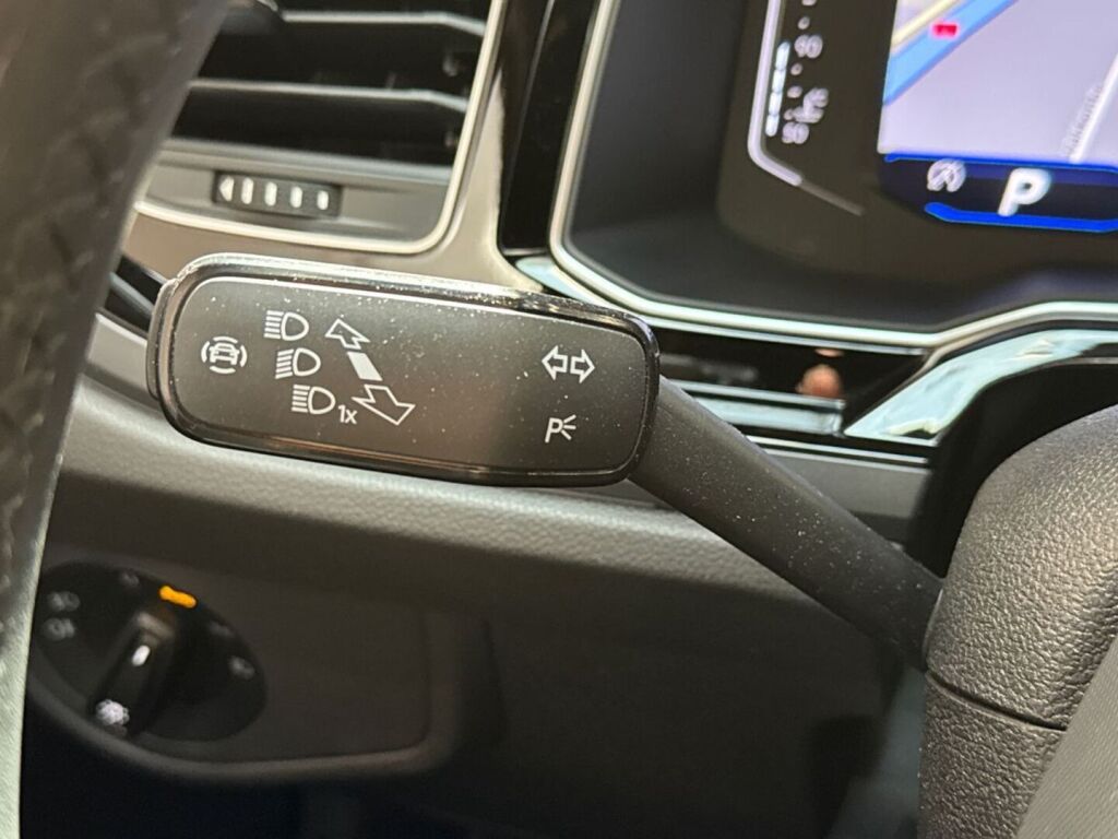 Volkswagen Taigo 2022 Punainen