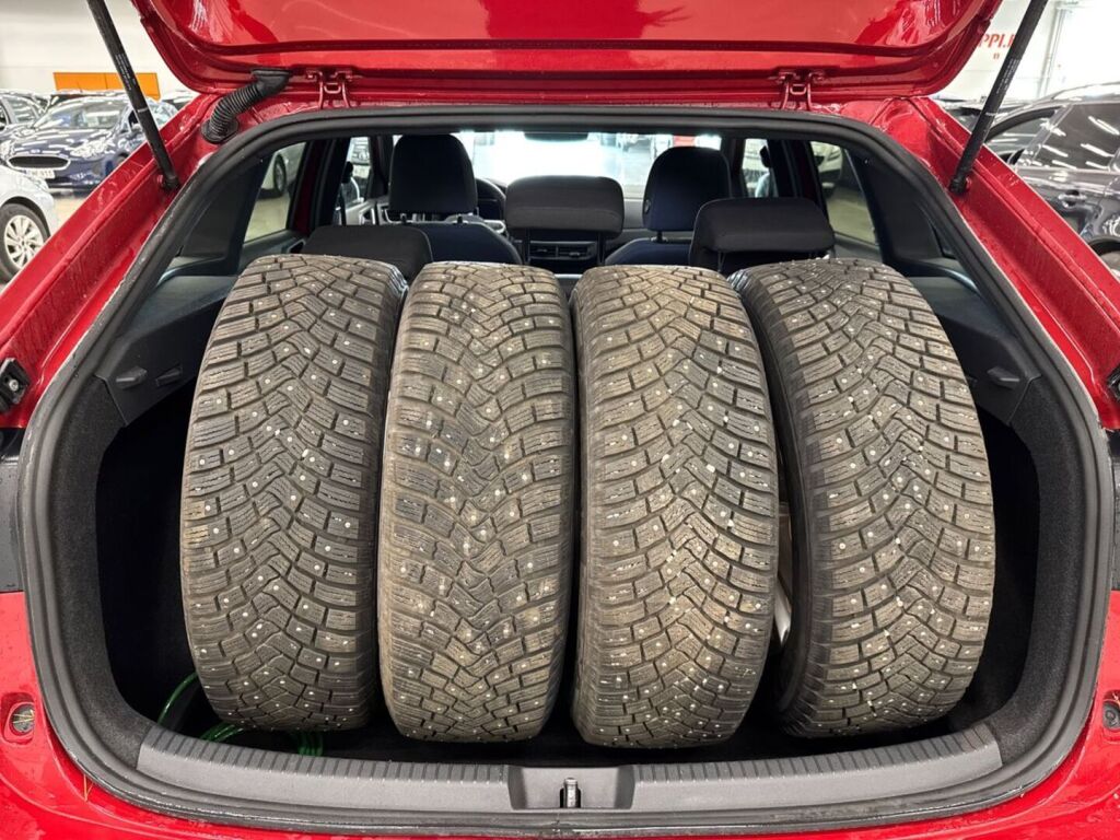 Volkswagen Taigo 2022 Punainen