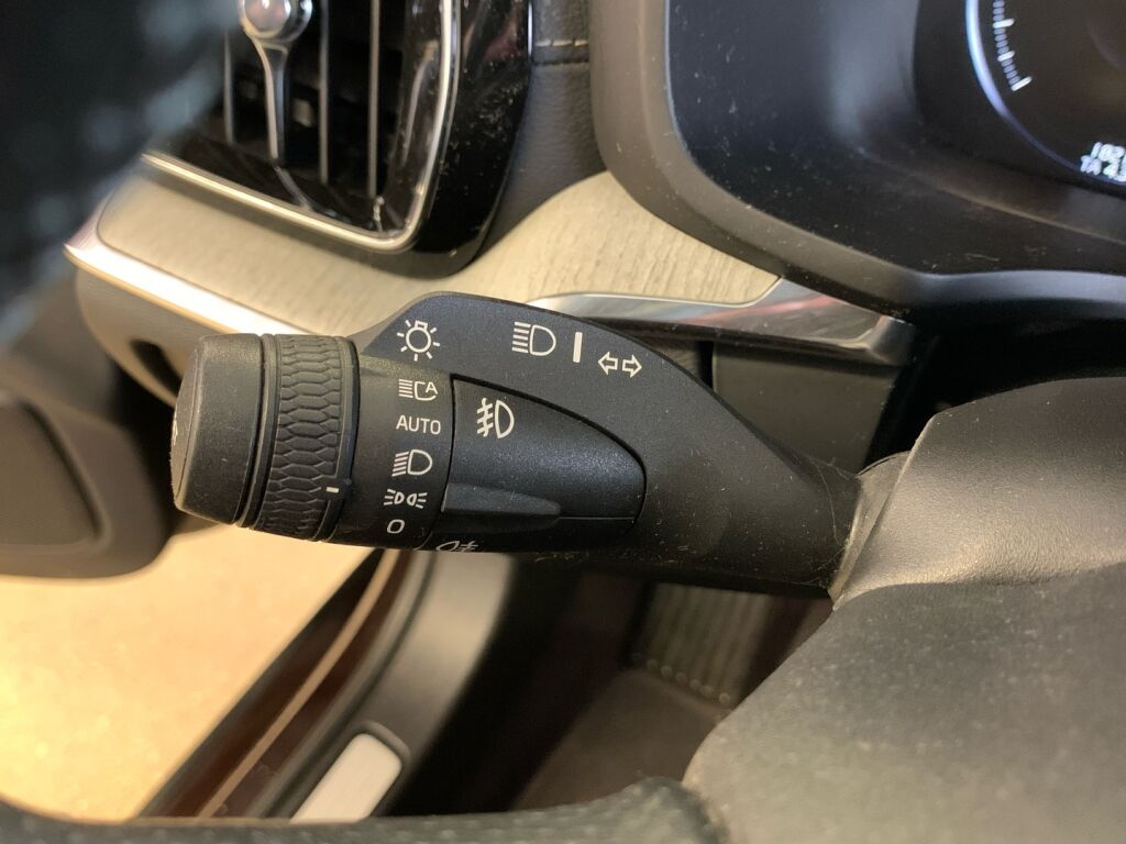 Volvo V60 2018 Ruskea (beige)