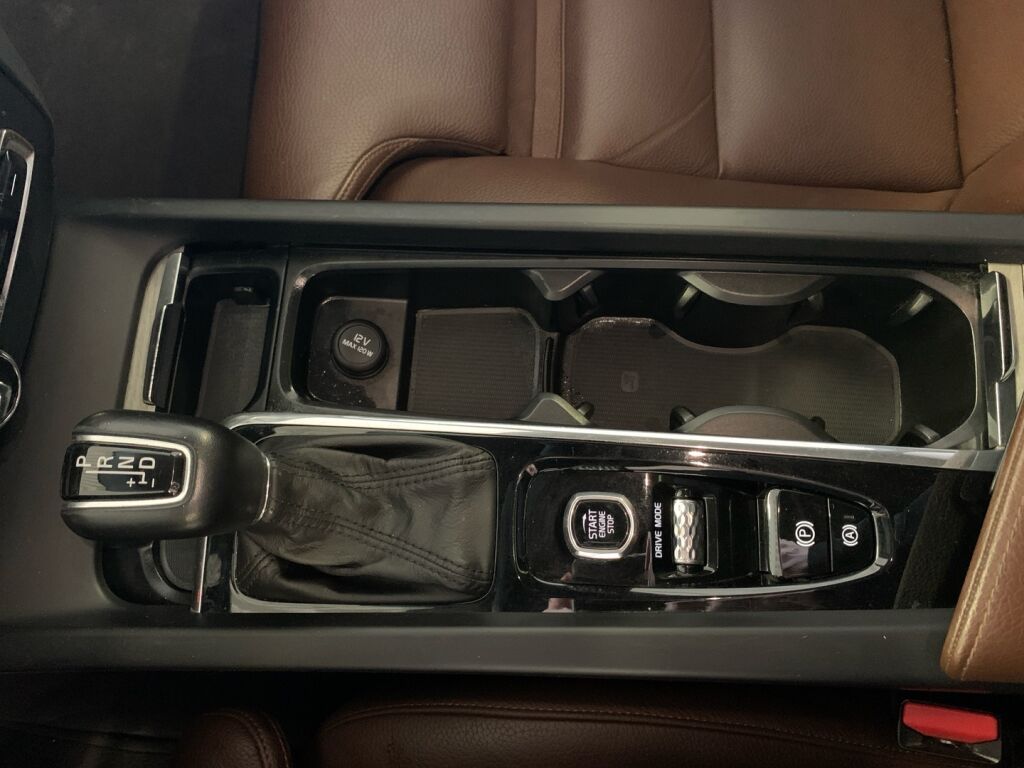 Volvo V60 2018 Ruskea (beige)