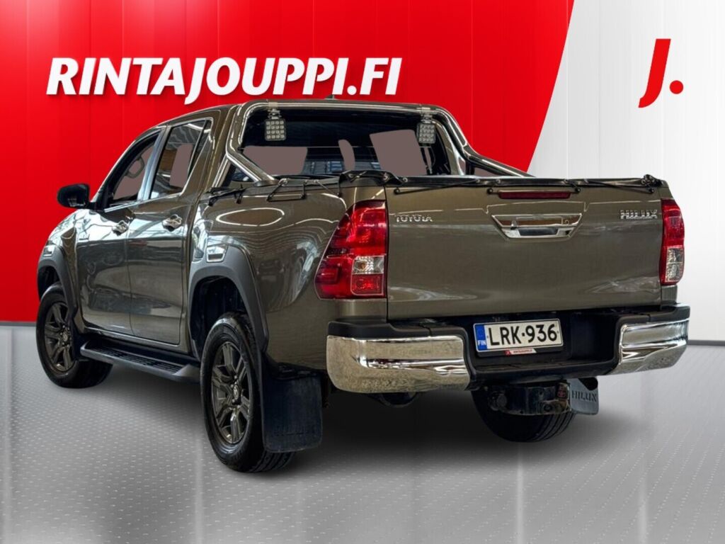 Toyota Hilux 2022 Ruskea (beige)