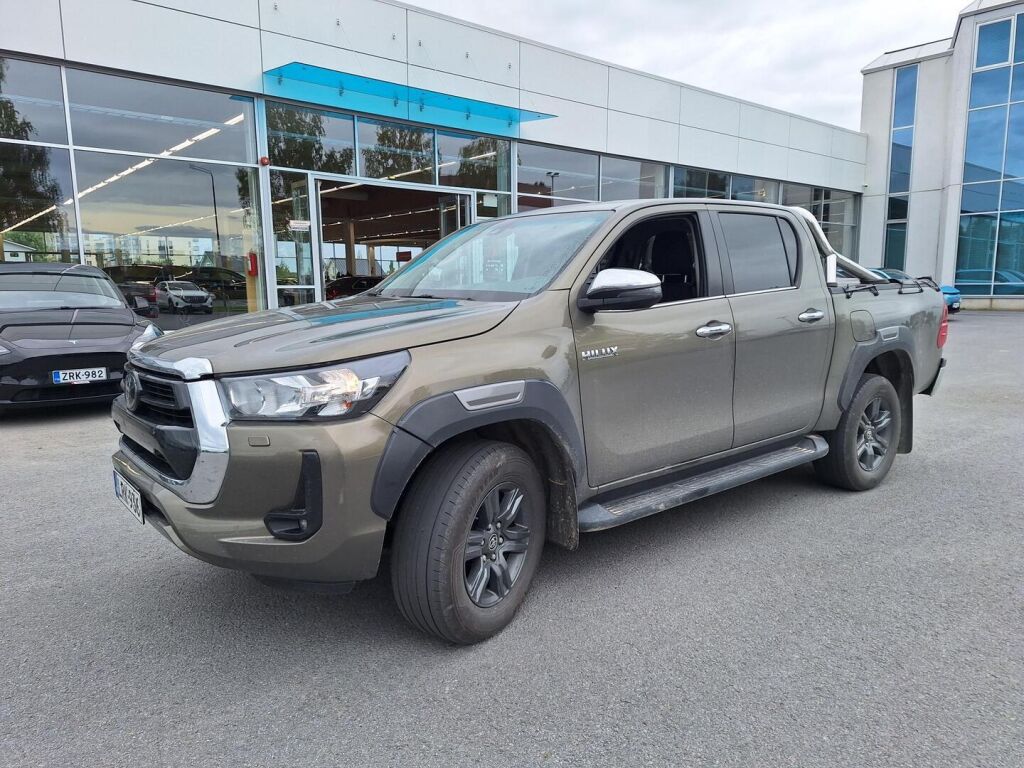 Toyota Hilux 2022 Ruskea (beige)