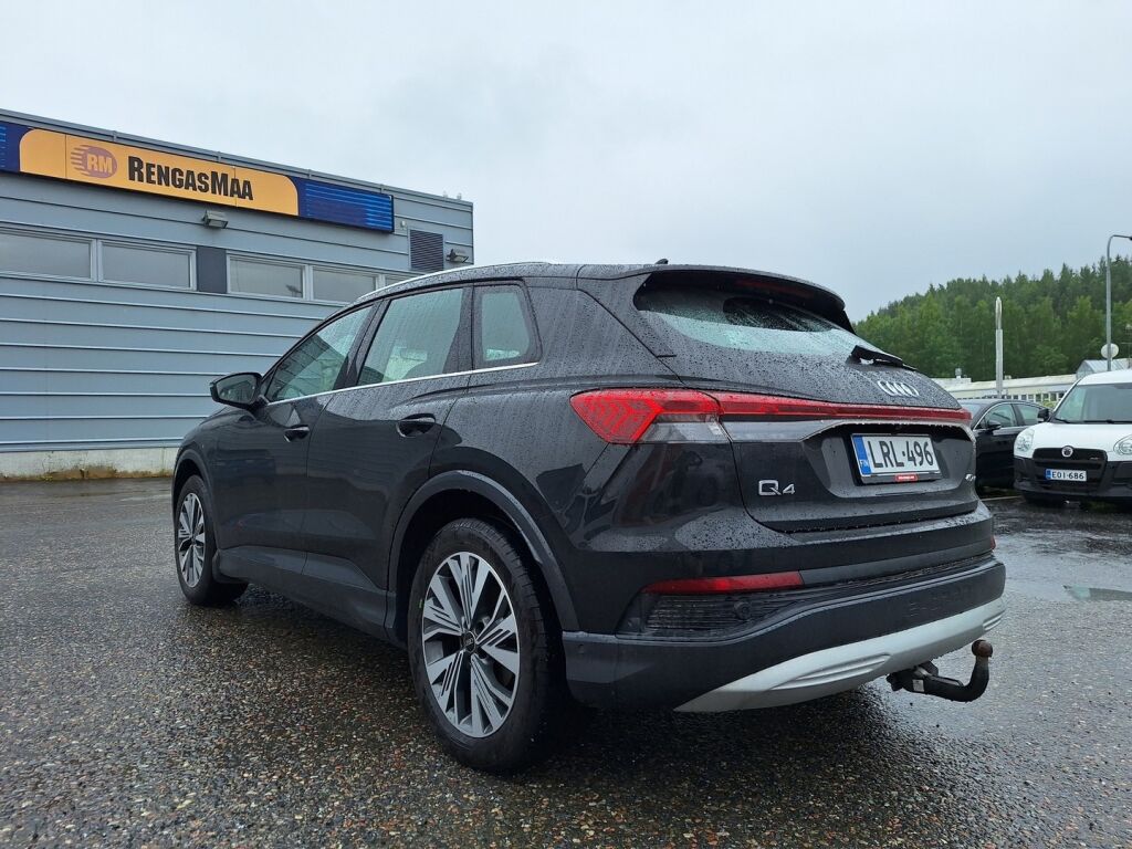 Audi Q4 e-tron 2023 Musta