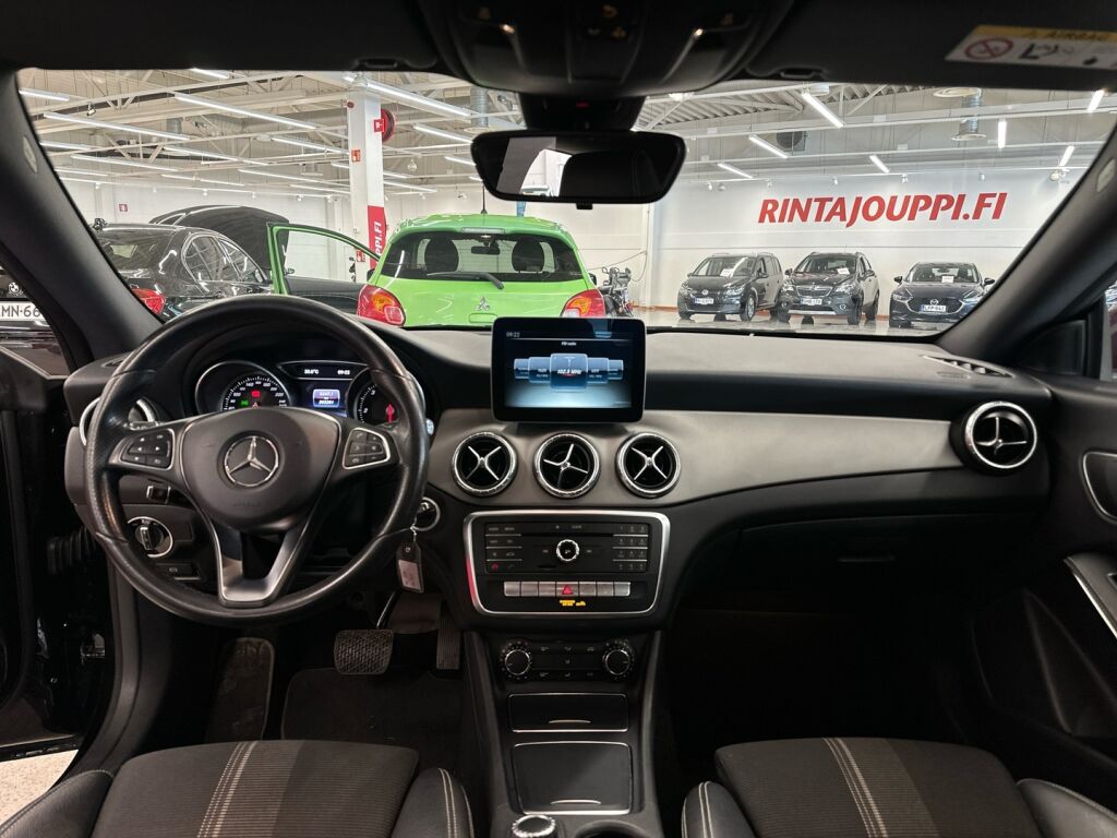 Mercedes-Benz CLA 2016 Kameleontti