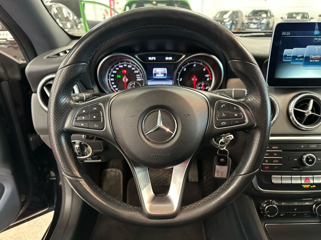 Mercedes-Benz CLA 2016 Kameleontti