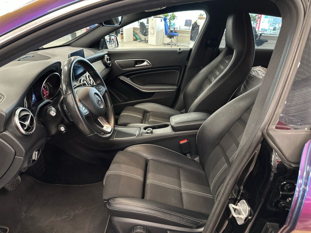 Mercedes-Benz CLA 2016 Kameleontti