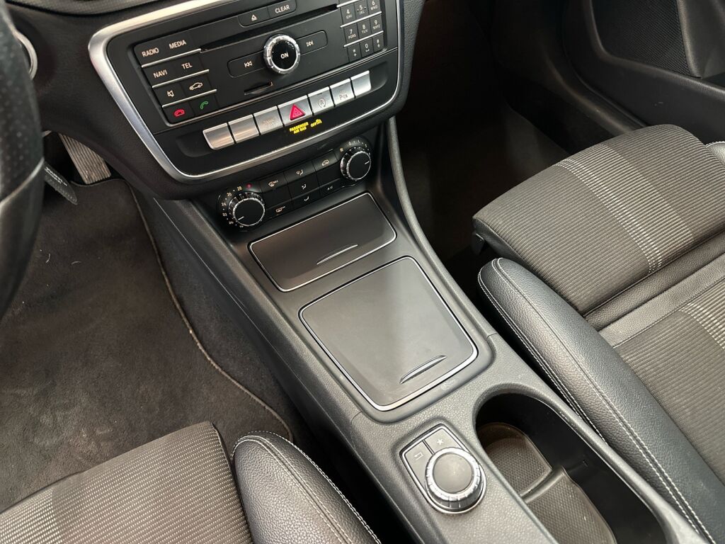 Mercedes-Benz CLA 2016 Kameleontti