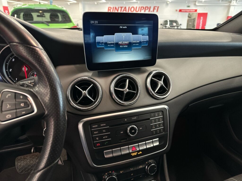 Mercedes-Benz CLA 2016 Kameleontti