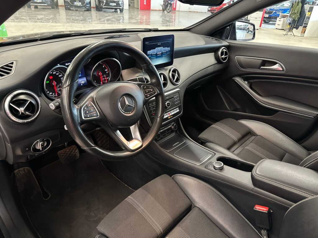 Mercedes-Benz CLA 2016 Kameleontti